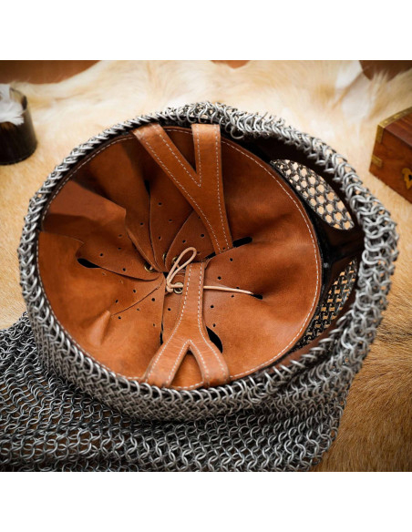 Casque viking avec coiffe en mailles...