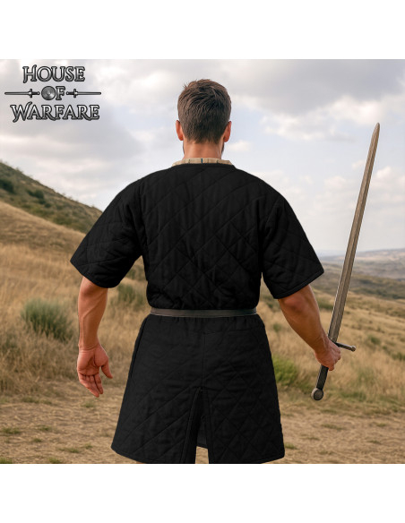 Gambison médiéval rembourré à manches...