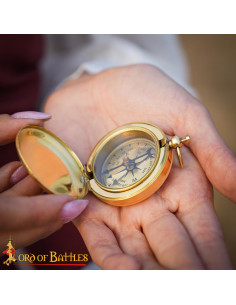 Boussole de poche médiévale en laiton pour la navigation