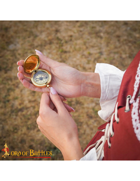 Boussole de poche médiévale en laiton...