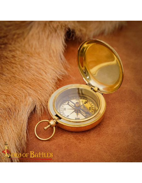 Boussole de poche médiévale en laiton...