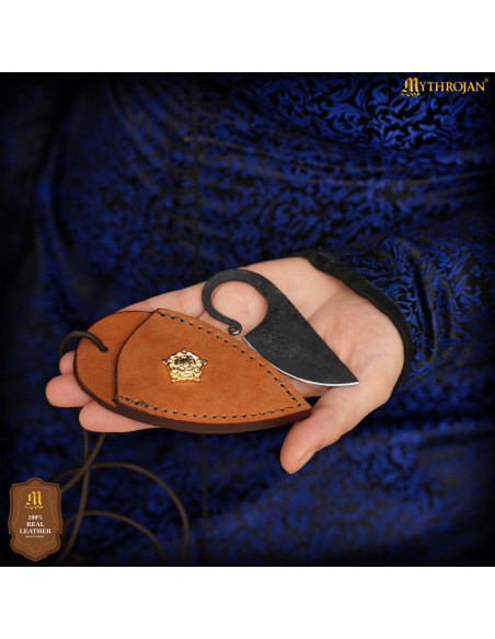 Couteau en fer forgé avec étui en...