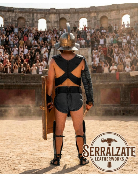 Plastron gladiateur en cuir ajustable...