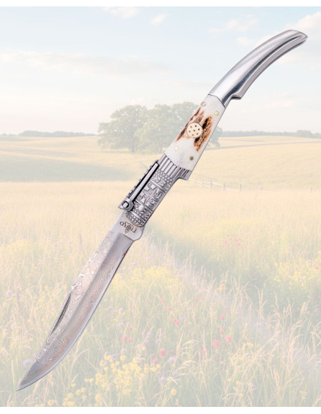 Couteau à rabat Damas et corne de...