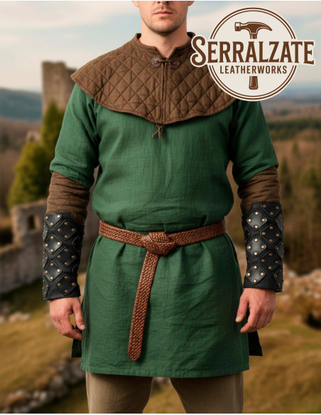 Bracelets médiévaux en cuir noir...