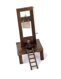 Guillotine française (14x14x31 cm.)