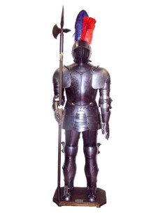 Armure médiévale avec hallebarde