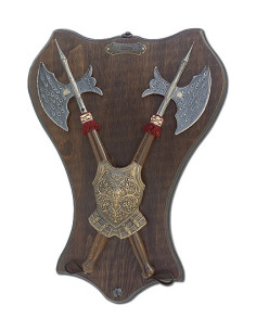 Panoplie de cuirasse et 2 haches