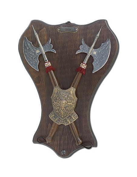 Panoplie de cuirasse et 2 haches