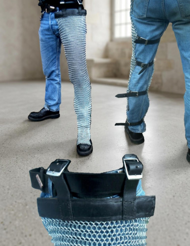 Jambes de cotte de mailles médiévales