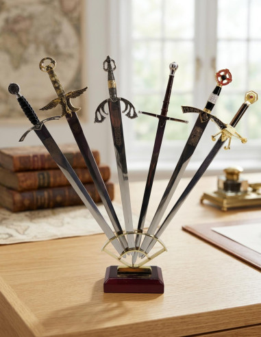 Ensemble médiéval (2) de 6 ouvre-lettres d'épée historiques