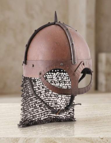 Casque viking Gjermundbu avec cotte de mailles, prêt au combat