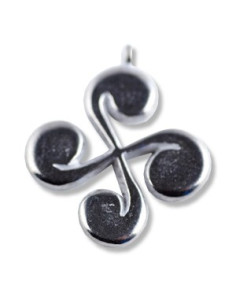 Pendentif croix basque