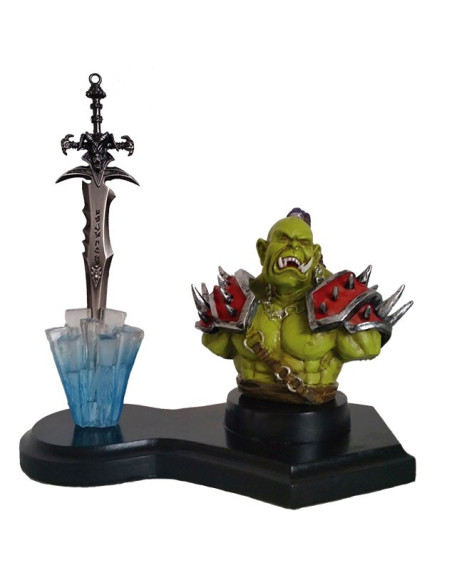 Orco figure et Epée Worl of Warcraft Orco figure et Epée Worl of Warcraft