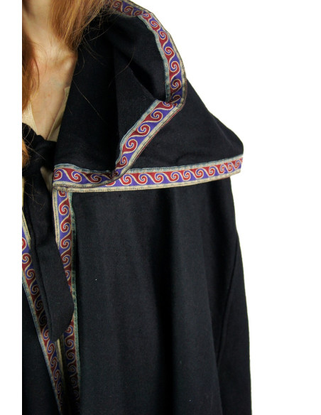 Cape médiévale en laine avec capuche