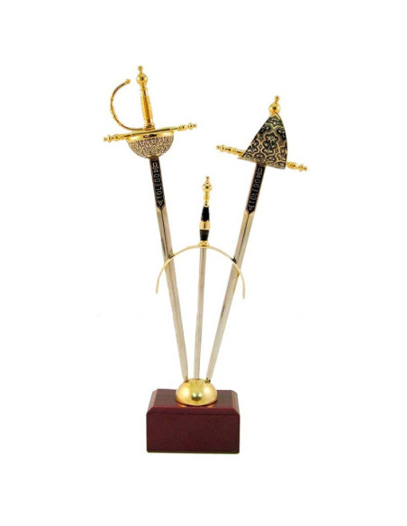 2 septembre mini-Renaissance épées avec le soutien