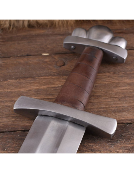 Épée norvégienne avec fourreau, 10e siècle