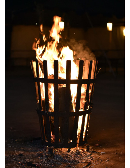 Corbeille romaine pour faire du feu