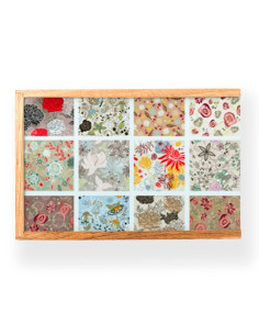 Boîte de jeu médiévale : cartes, yo-yo, dominos, bâtons de ramassage, billes, buts