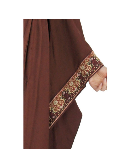 Robe de noblesse médiévale, rouge bordeaux