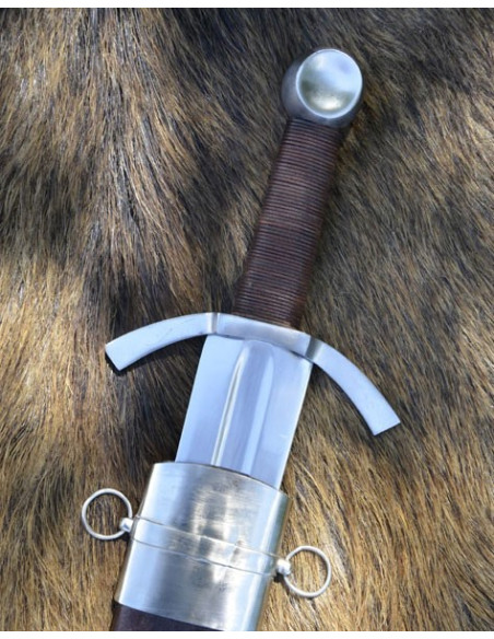 Épée médiévale à une main, lame large