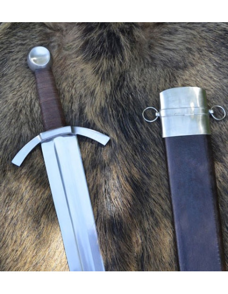 Épée médiévale à une main, lame large