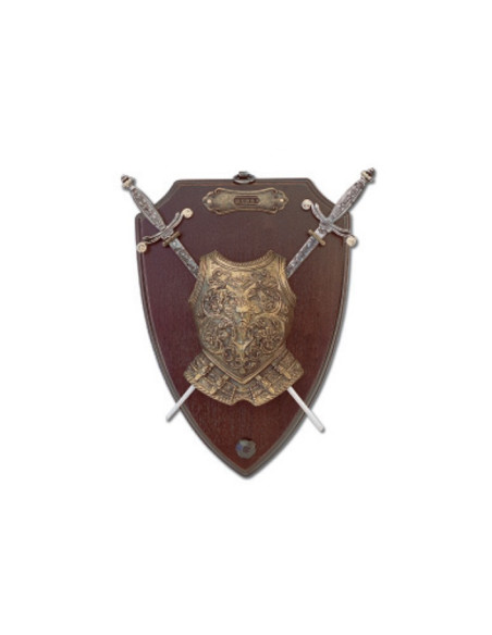 Panoplie avec épées et cuirasse