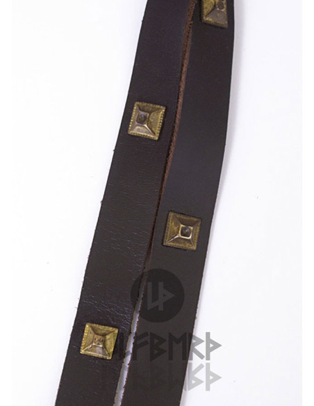 Ceinture médiévale en cuir orné