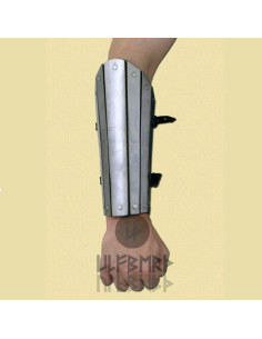 Bracelet en cuir avec lanières en métal