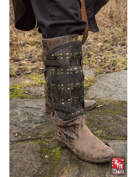 Grèves en cuir de soldat médiéval