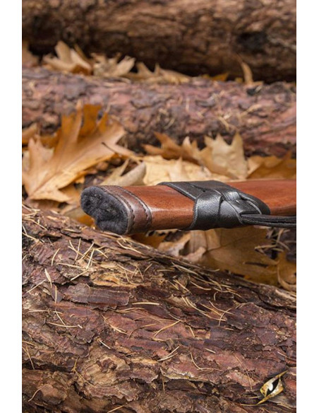 Fourreau en cuir moyen, main droite