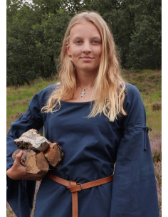 Robe médiévale femme Burglinde bleu manches trompette 2