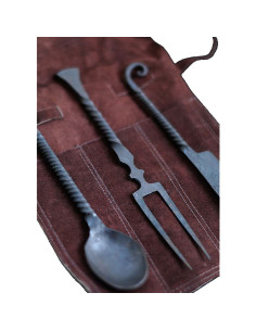 Ensemble de 3 couverts médiévaux avec couvercle 2