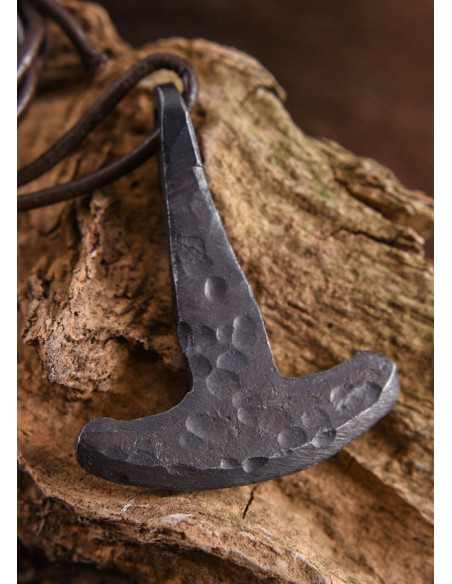 Pendentif marteau de Thor, forgé à la...