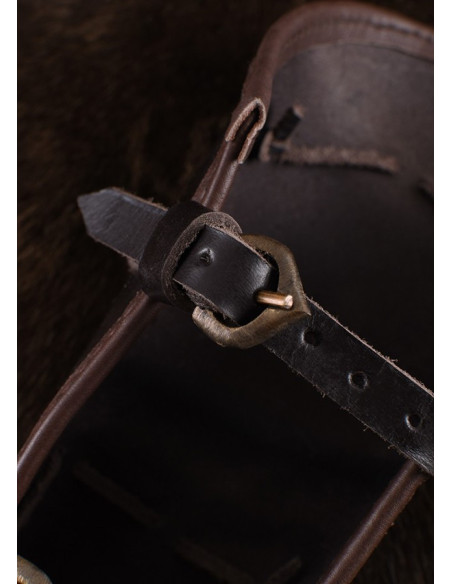 Bracelet en cuir renforcé de métal