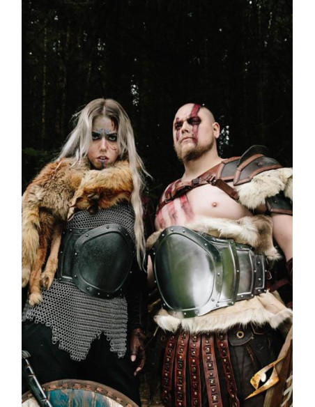 Pancera sauvage en métal, finition polie