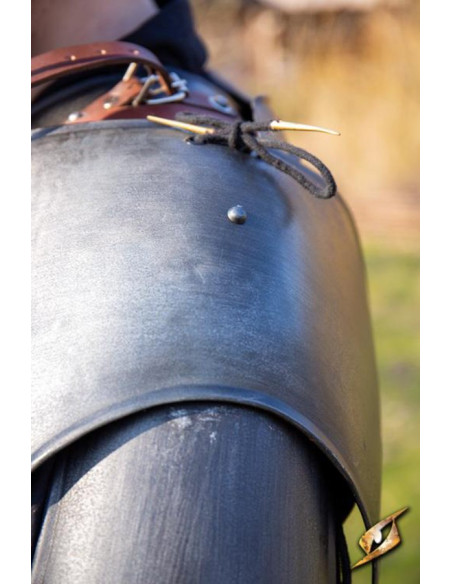 Épaulettes de guerrier médiéval,...