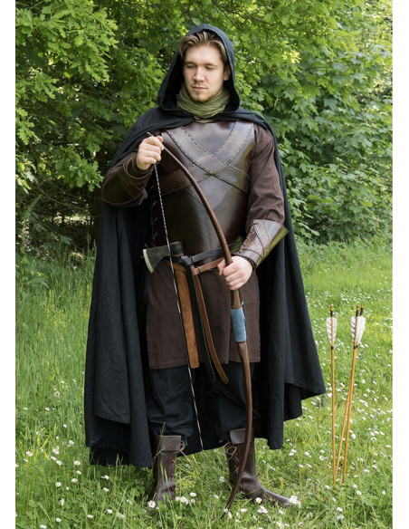 Armure en cuir avec renforts croisés