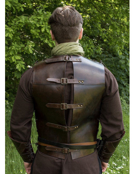 Armure en cuir avec renforts croisés