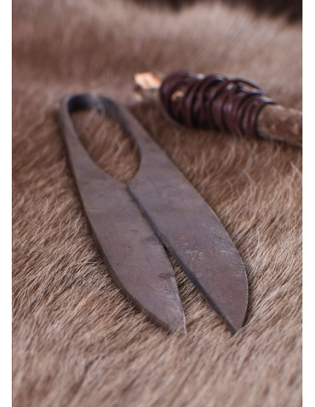 Ciseaux médiévaux forgés à la main,...