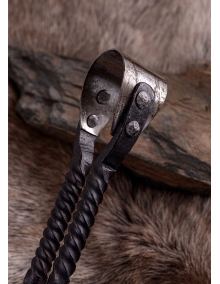 Pinces médiévales en fer forgées à la...