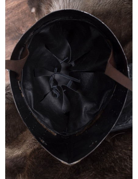 Grand heaume médiéval, XIVe siècle,...