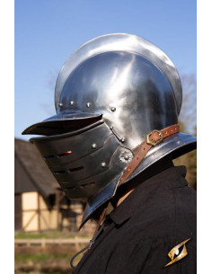 Casque bordeaux avec visière en acier poli, Epic Armoury 2