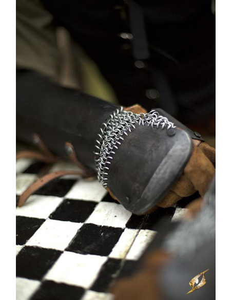 Bracelets médiévaux Bazuband finition...