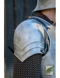 Épaulières mercenaires en polyuréthane, Epic Armoury