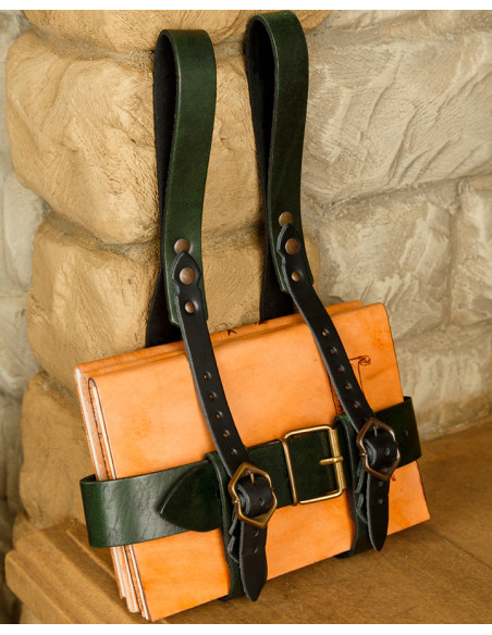 Tahalí Tiberius portera des livres en...