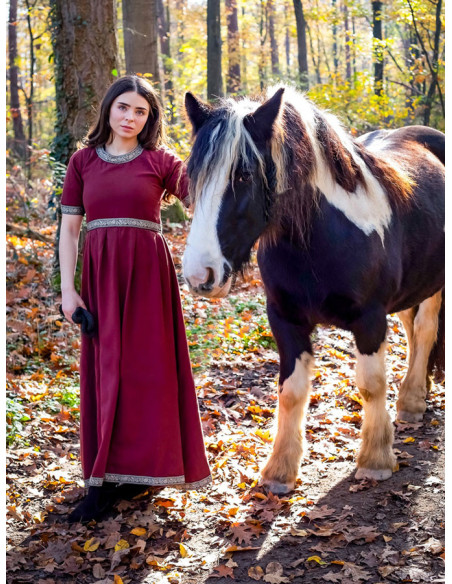 Robe médiévale femme Enin, couleur rouge