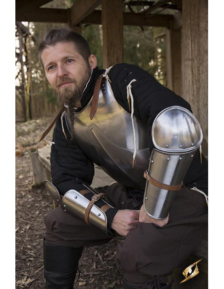 Brassards et coudes d'armure...