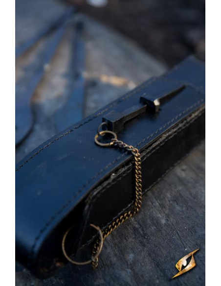 Couverts médiévaux à couvercle noir :...