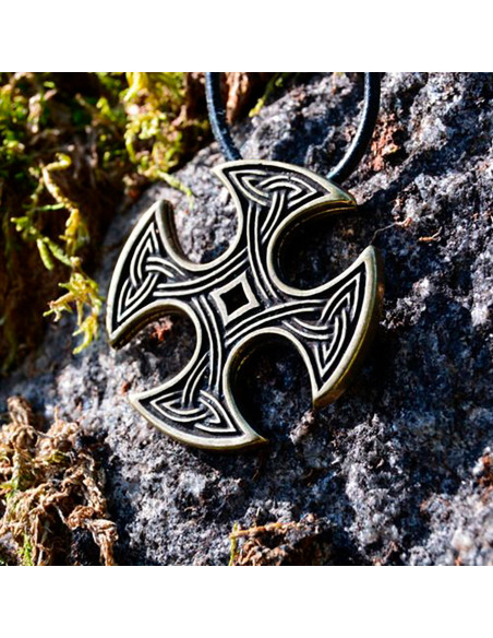 Pendentif médiéval Croix de Nevern